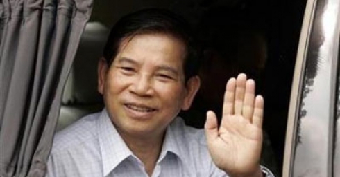  President begins tour of three European countries